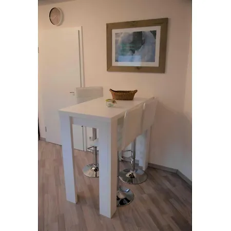 Appartement Mit Terrasse Im Garten Und Wlan Balm