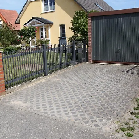 Mit Terrasse Im Garten Und Wlan *