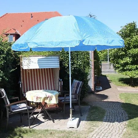 Appartement Mit Terrasse Im Garten Und Wlan Balm