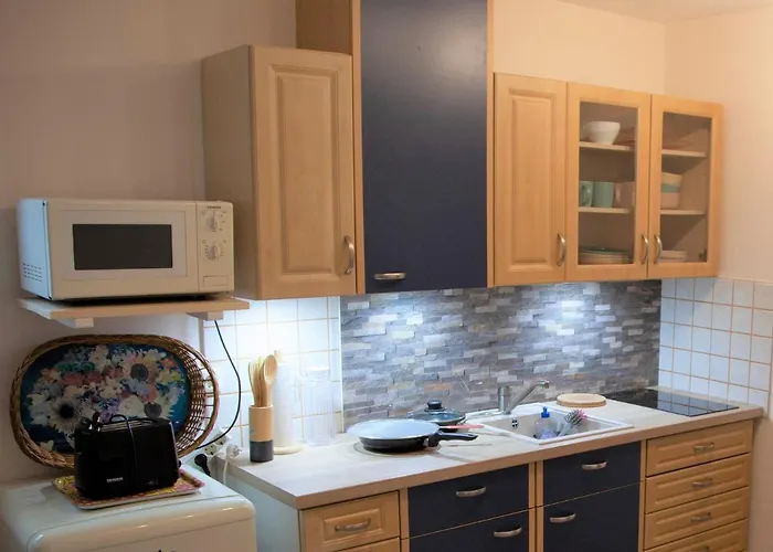 Appartamento Mit Terrasse Im Garten Und Wlan Balm