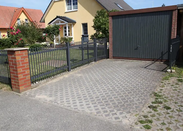 Mit Terrasse Im Garten Und Wlan *